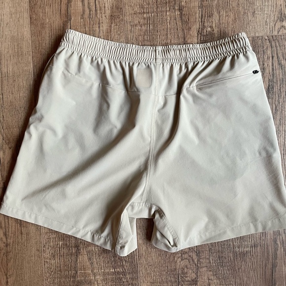 Myles Apparel Momentum Shorts
6inch inseam
Small
Good condition
Khaki color - Picture 3 of 3